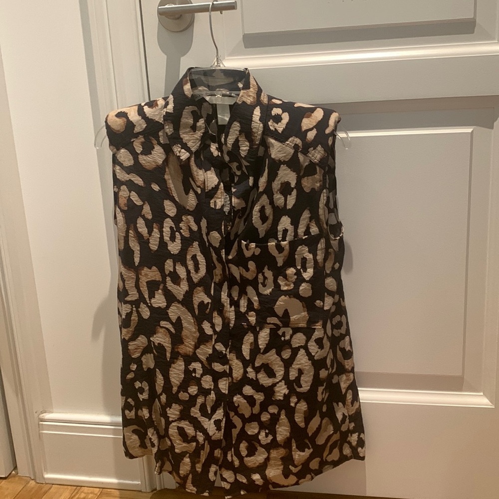 H&M cheetah sleeveless blouse